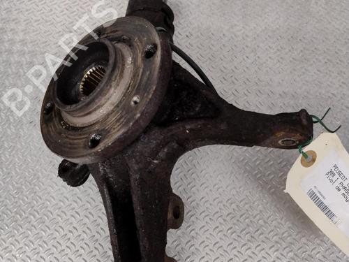 Used Right front steering knuckle Right front steering knuckle PEUGEOT 308 I (4A_, 4C_) 1.6 HDi (90 hp) 28526725 28526725