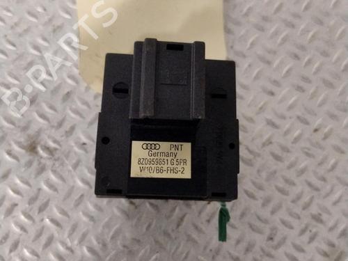 Used Left front window switch AUDI A3 (8P1) 1.9 TDI (105 hp) 26969059
