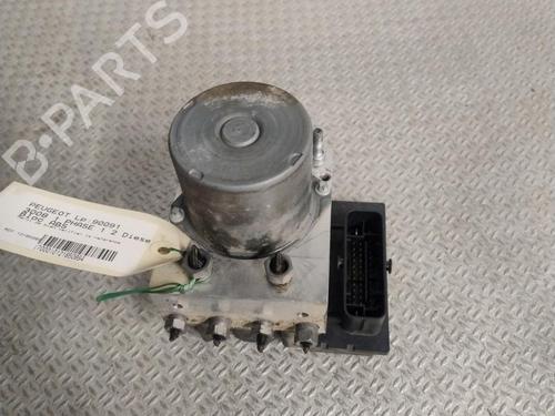 Used ABS pump ABS pump PEUGEOT 3008 I MPV (0U_) 2.0 HDi Hybrid4 (0URHCA) (200 hp) 33458319 33458319