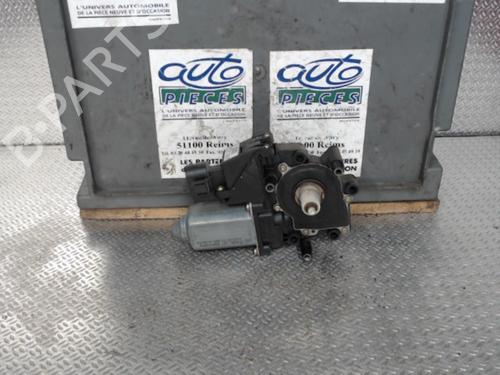 Portierruitmotor linksvoor AUDI A4 B5 Avant (8D5) 2.5 TDI (150 hp) 24071685