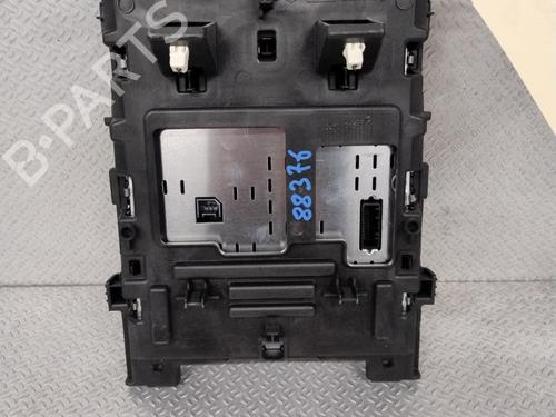 Used Radio RENAULT MEGANE IV Hatchback (B9A/M/N_) 1.5 dCi 110 (B9A3) (110 hp) 32200159