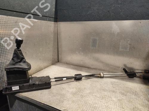 Used Shift knob Shift knob CITROËN C4 Grand Picasso II (DA_, DE_) 1.2 THP 130 (130 hp) 31747395 31747395