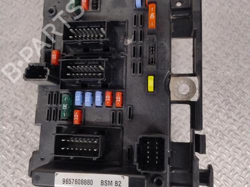 Used Fuse box Fuse box 38787263 38787263