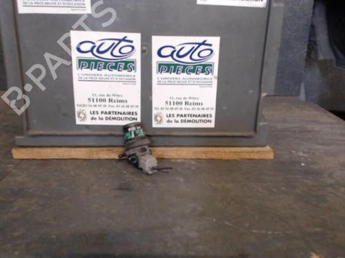 Used Washer pump TOYOTA IQ (_J1_) 1.0 (KGJ10_, KGJ10R) (68 hp) 24069559