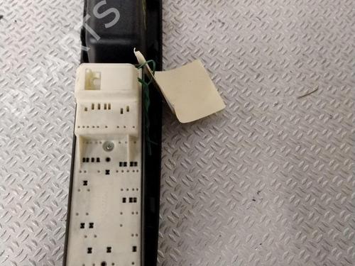 Used Left front window switch Left front window switch TOYOTA YARIS (_P13_) 1.5 Hybrid (NHP130_, NHP130) (101 hp) 26015362 26015362