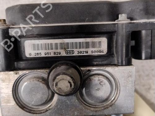 Used ABS pump CITROËN C4 Picasso I MPV (UD_) 1.6 HDi 110 (112 hp) 30740189