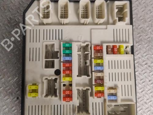 Used Fuse box Fuse box RENAULT MEGANE III Hatchback (BZ0/1_, B3_) 1.5 dCi (86 hp) 33947701 33947701
