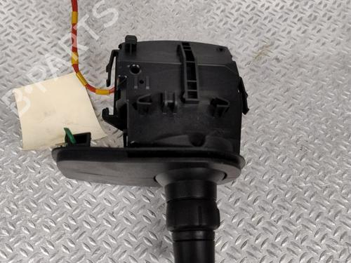 Used Steering column stalk RENAULT CLIO III (BR0/1, CR0/1) 1.5 dCi (BR17, CR17) (86 hp) 27352819