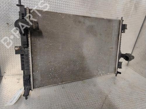 Used Water radiator Water radiator PEUGEOT 3008 II SUV (MC_, MR_, MJ_, M4_) 1.6 BlueHDi 120 (120 hp) 31865141 31865141