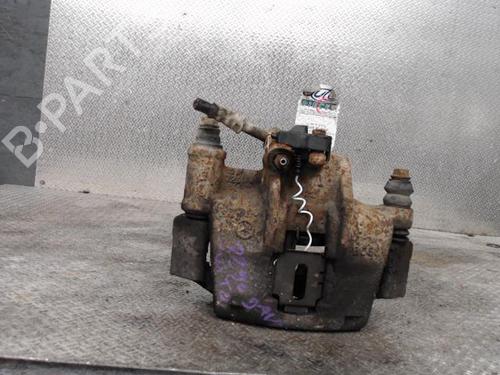 Used Right front brake caliper MERCEDES-BENZ VITO Van (W638) 112 CDI 2.2 (638.094) (122 hp) 24092957