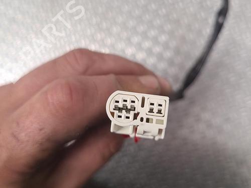 right-mirror-toyota-prius-_w3_-2008-2009-2010-2011-2012-2013-2014-2015-2016-26304357 main image