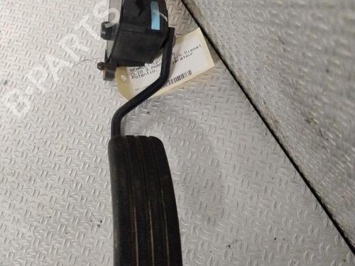 Pedale Pedale RENAULT CLIO III (BR0/1, CR0/1) 1.5 dCi (BR17, CR17) (86 hp) 33947716 33947716