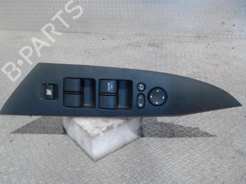 Used Left front window switch MAZDA 3 Saloon (BL) 1.6 MZR CD (BL12) (109 hp) 24079715