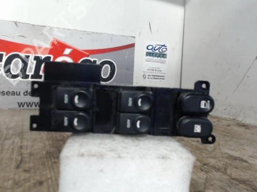 Used Left front window switch Left front window switch HYUNDAI i30 (FD) 1.6 CRDi (90 hp) 24069350 24069350
