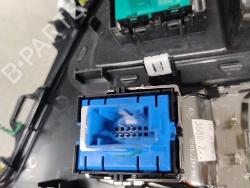 Used Switch PEUGEOT 5008 II (MC_, MJ_, MR_, M4_) 1.5 BlueHDi 130 (MCYHZJ, MCYHZR, MCYHZX) (131 hp) 29264330
