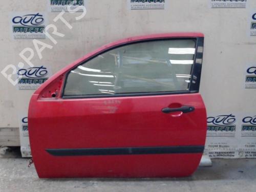 Used Left front door FORD FOCUS I (DAW, DBW) 1.6 16V (100 hp) 24068878