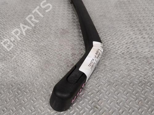 Used Rear windshield wiper arm TOYOTA YARIS (_P9_) 1.0 VVT-i (KSP90_, KSP90R) (69 hp) 28802568