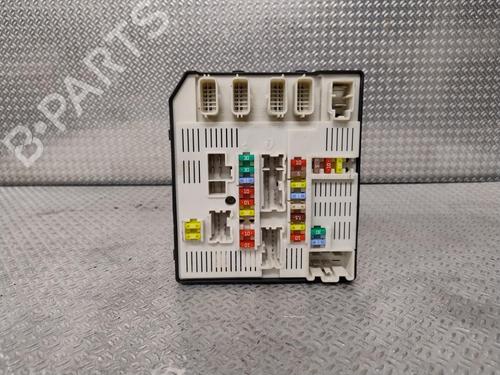 Used Fuse box RENAULT MEGANE III Hatchback (BZ0/1_, B3_) 1.5 dCi (BZ1G, BZ1W, BZ0R) (95 hp) 30740069