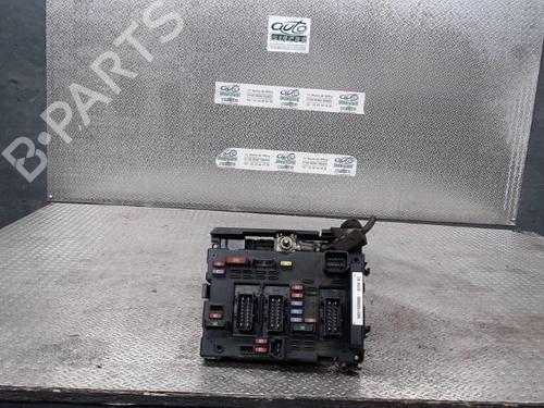 Used Fuse box Fuse box PEUGEOT 206 Hatchback (2A/C) 1.4 i (75 hp) 30484293 30484293