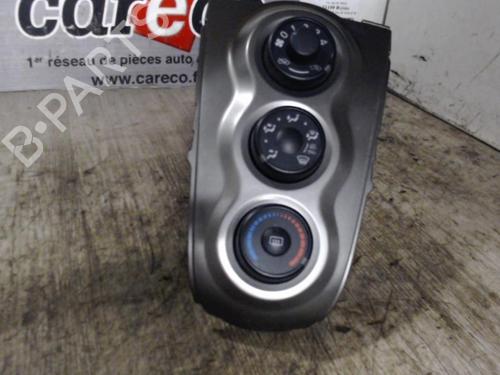 Commande Chauffage TOYOTA YARIS (_P9_) 1.0 VVT-i (KSP90_, KSP90R) (69 hp) 24069832