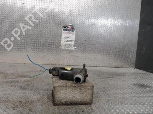 Ruitensproeierpomp TOYOTA YARIS (_P9_) 1.4 D-4D (NLP90_, NLP90R) (90 hp) 24091633
