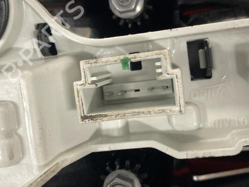 left-tailgate-light-vw-golf-vii-5g1-bq1-be1-be2-2012-2013-2014-2015-2016-2017-2018-2019-2020-2021-24062327 main image