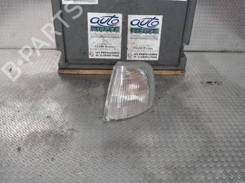 Used Left front indicator PEUGEOT 405 II (4B) 1.9 TD (90 hp) 24067032
