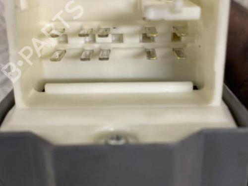 Left front window switch TOYOTA YARIS (_P9_) 1.4 D-4D (NLP90_, NLP90R) | BP24101252I27 - Image 2