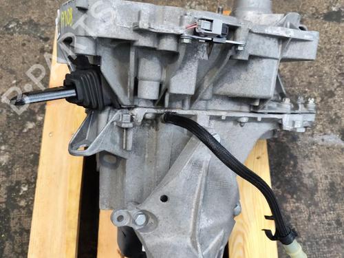 Getriebe für RENAULT TWINGO II (CN0_) 1.2 16V (CN04, CN0B) (75 hp) 33031407
