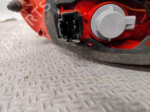 right-taillight-audi-q7-4lb-2006-2007-2008-2009-2010-2011-2012-2013-2014-2015-2016-25704275 main image