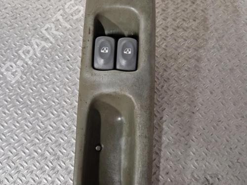 Used Left front window switch RENAULT TWINGO I (C06_) 1.2 16V (C06C, C06D, C06K) (75 hp) 24098001