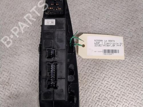 Used Left front window switch Left front window switch NISSAN LEAF (ZE0) Electric (109 hp) 33835438 33835438