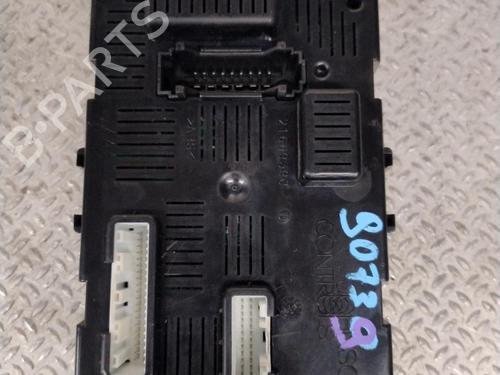 Used Fuse box Fuse box RENAULT CLIO III (BR0/1, CR0/1) 1.2 16V (BR02, BR0J, BR11, CR02, CR0J, CR11) (75 hp) 33969842 33969842