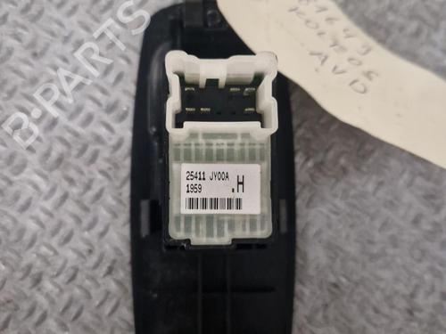 switch-renault-koleos-i-hy_-2008-24093141 main image