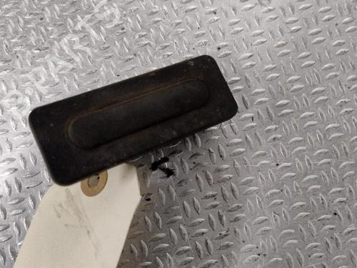 Used Tailgate handle Tailgate handle CITROËN C4 CACTUS 1.2 VTi 82 (82 hp) 25704042 25704042