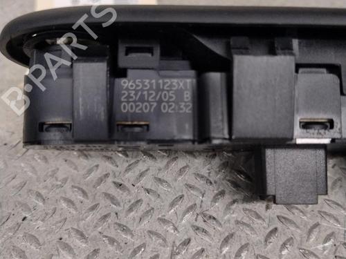 Left front window switch CITROËN C3 III (SX) 1.5 BlueHDi 100 (SXYHYP, SXYHTU) | BP36482606I27 - Image 2
