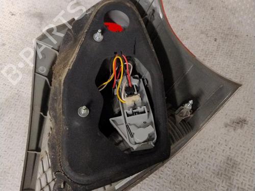 Venstre Baklys TOYOTA YARIS (_P9_) 1.33 VVT-i (NSP90_, NSP90R) (100 hp) 30333174