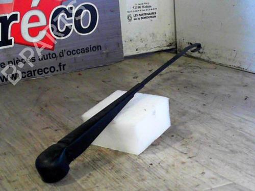Used Rear windshield wiper arm CITROËN XSARA (N1) 1.4 i (75 hp) 24067399