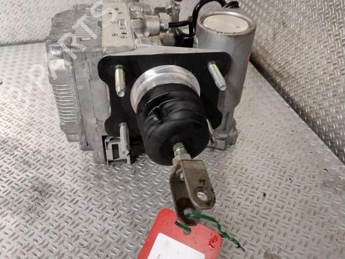 Used Brake master cylinder TOYOTA AURIS Estate (_E18_) 1.8 Hybrid (ZWE186_, ZWE186R, ZWE186H) (136 hp) 26450179