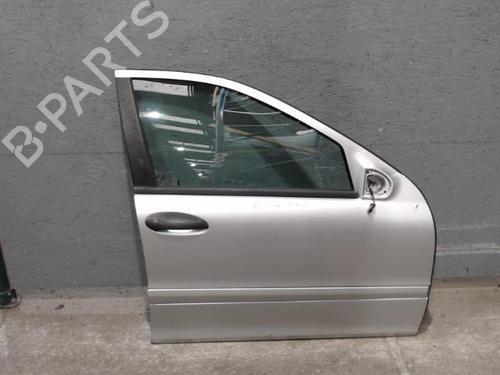 Used Right front door MERCEDES-BENZ C-CLASS (W203) C 200 CDI (203.004) (102 hp) 24091052