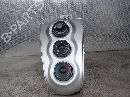 Used Climate control Climate control TOYOTA YARIS (_P9_) 1.4 D-4D (NLP90_, NLP90R) (90 hp) 24078850 24078850