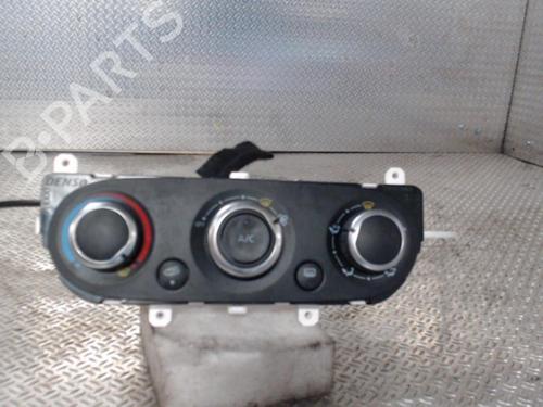 climate-control-renault-clio-iv-bh_-2012-2013-2014-2015-2016-2017-2018-2019-2020-2021-37595906 main image