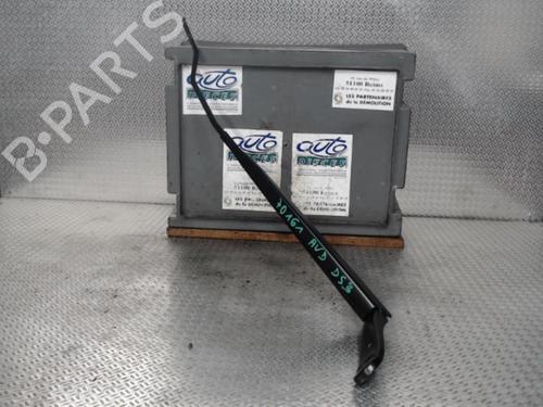 Used Front windshield wiper arm CITROËN DS3 (SA_) 1.6 HDi 115 (114 hp) 24072422