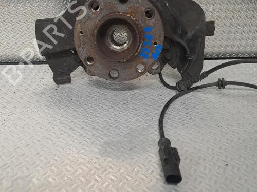 Used Left front steering knuckle FIAT GRANDE PUNTO (199_) 1.2 (65 hp) 25778402