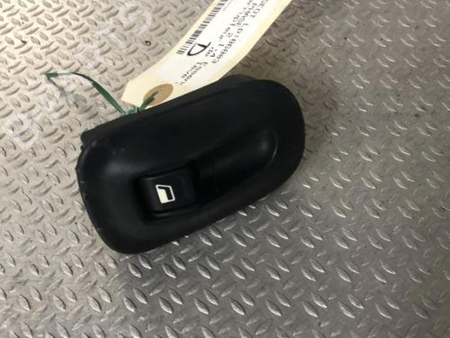 Used Switch PEUGEOT 306 Hatchback (7A, 7C, N3, N5) 1.4 (75 hp) 24062438