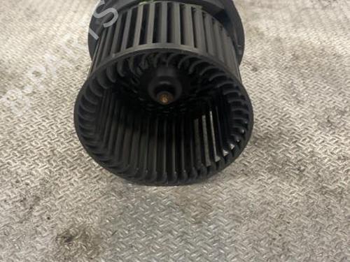 Heater blower motor PEUGEOT 208 I (CA_, CC_) 1.2 VTI 82 | BP24101048M62