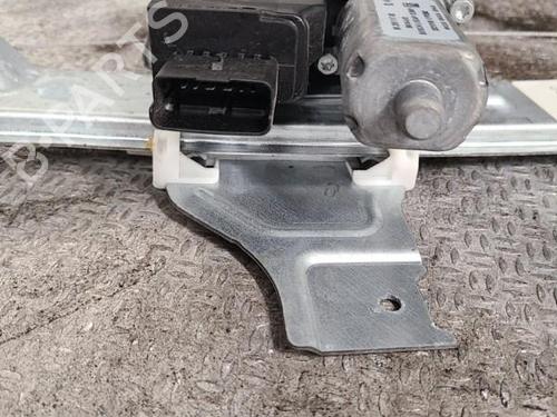 Used Front right window mechanism CITROËN C3 III (SX) 1.2 THP 110 (SXHNPS, SXHNZT, SXHNZ6) (110 hp) 24098582