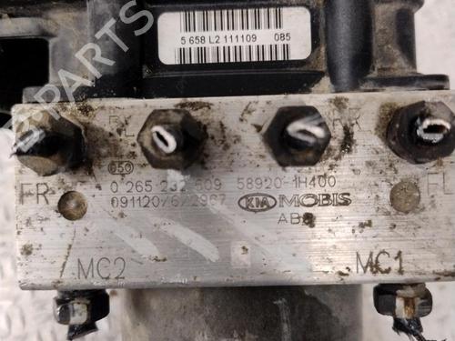 Used ABS pump KIA CEE'D Hatchback (ED) 1.6 CRDi 115 (115 hp) 30740187