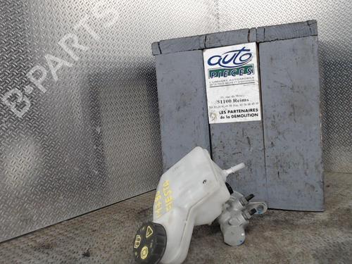 Used Brake master cylinder Brake master cylinder FORD FIESTA VII (HJ, HF) 1.0 EcoBoost (101 hp) 24079492 24079492