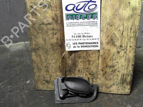 Used Front left interior door handle PEUGEOT 206 Hatchback (2A/C) 1.4 i (75 hp) 24066911